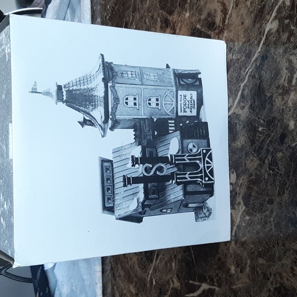 Dept 56 Elfin Forge and Assembly Shop - Picture 2 of 9